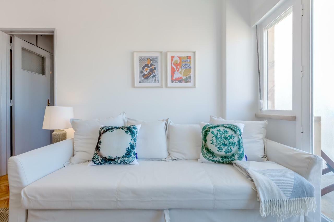 Renovated Sunny Apartment With Amazing Sunset Balcony , By Timecooler ลิสบอน ภายนอก รูปภาพ
