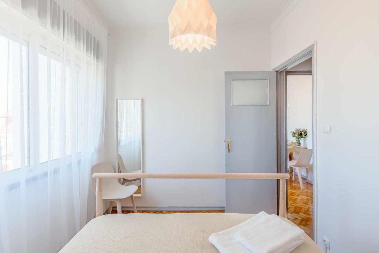 Renovated Sunny Apartment With Amazing Sunset Balcony , By Timecooler ลิสบอน ภายนอก รูปภาพ