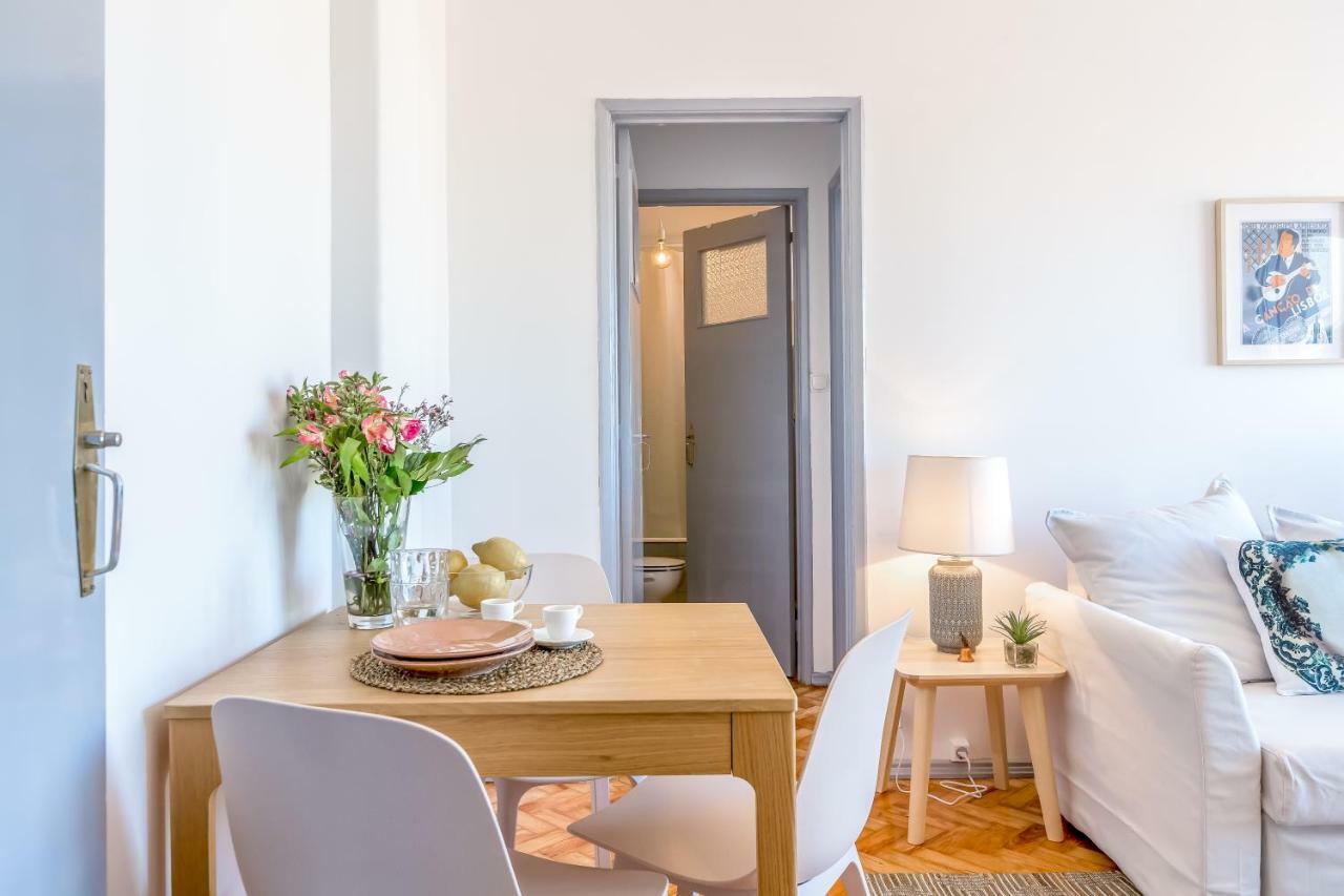 Renovated Sunny Apartment With Amazing Sunset Balcony , By Timecooler ลิสบอน ภายนอก รูปภาพ