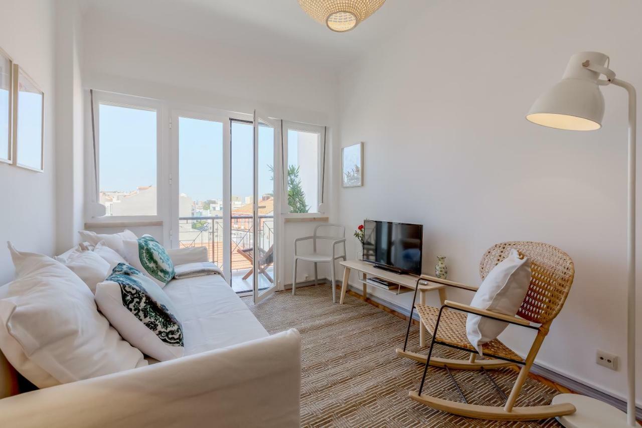 Renovated Sunny Apartment With Amazing Sunset Balcony , By Timecooler ลิสบอน ภายนอก รูปภาพ