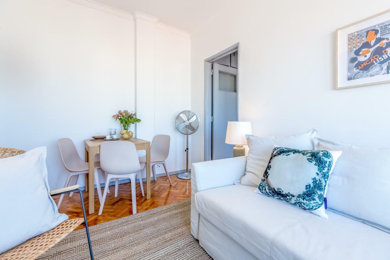 Renovated Sunny Apartment With Amazing Sunset Balcony , By Timecooler ลิสบอน ภายนอก รูปภาพ